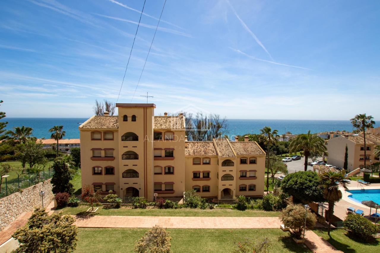 Panoramic Sea Views And Direct Access To The Beach From The Community In Torrenueva Apartment Malaga Exterior photo