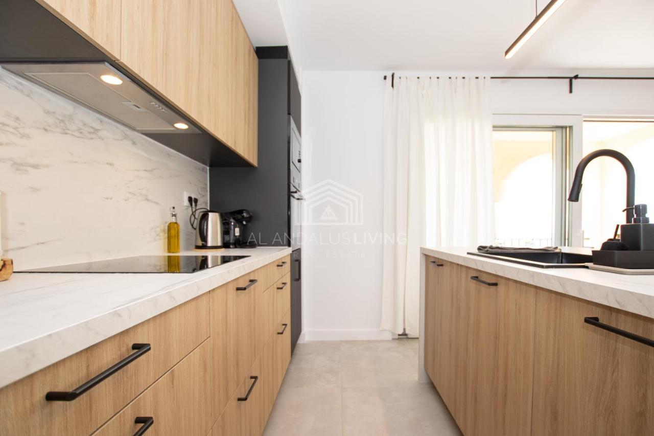 Panoramic Sea Views And Direct Access To The Beach From The Community In Torrenueva Apartment Malaga Exterior photo